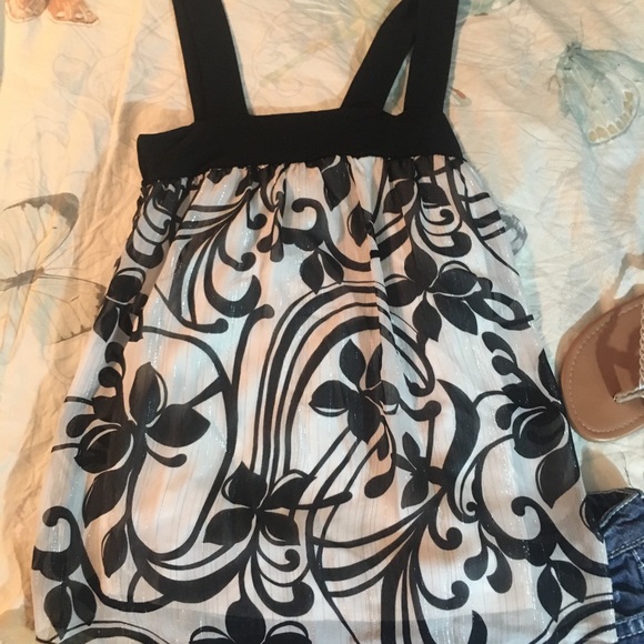 Fun and Sexy Daytrip Top - Picture 2 of 5